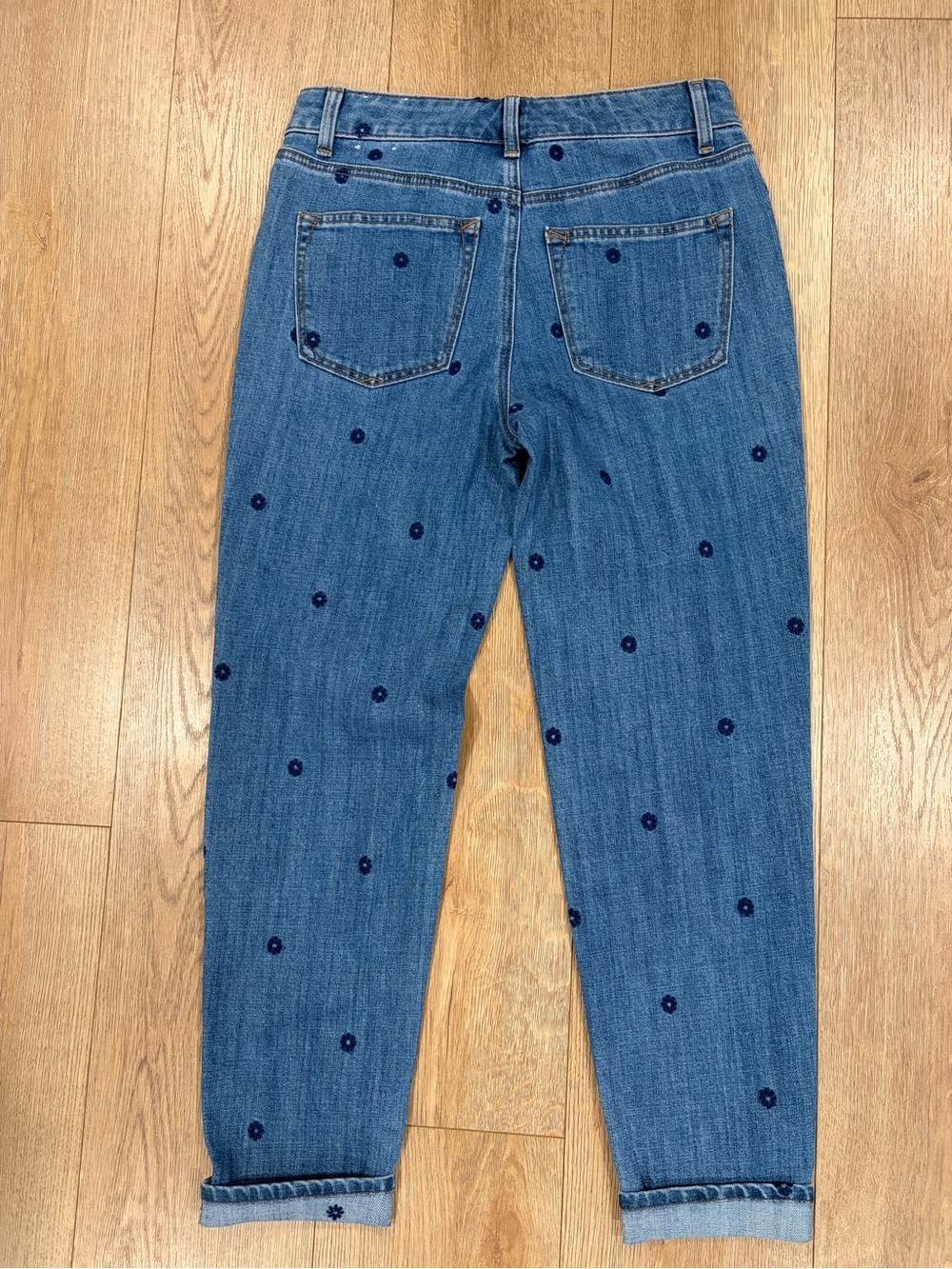 Talbots Everyday Relaxed Jean Embroidered Floral Crop Jeans Size 2 - Picture 2 of 8